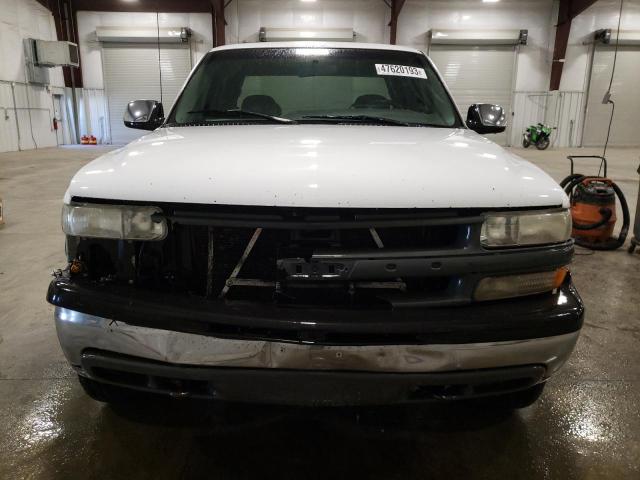 1GCGK29U4XE147302 - 1999 CHEVROLET SILVERADO K2500 WHITE photo 5