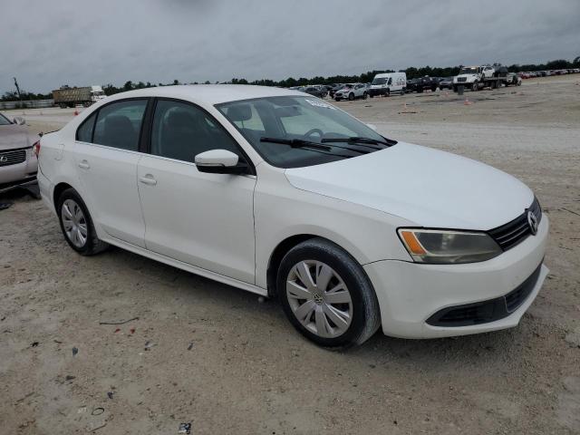 3VWDP7AJ3DM393649 - 2013 VOLKSWAGEN JETTA SE WHITE photo 4