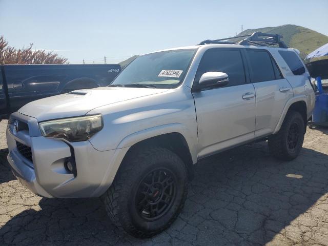 JTEBU5JRXK5677209 - 2019 TOYOTA 4RUNNER SR5 SILVER photo 1