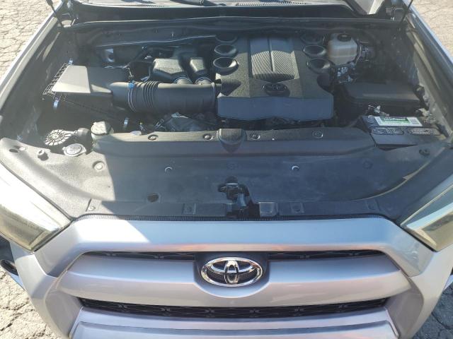 JTEBU5JRXK5677209 - 2019 TOYOTA 4RUNNER SR5 SILVER photo 11