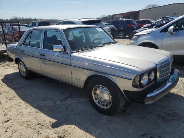 12313012146236 - 1979 MERCEDES-BENZ 300D SILVER photo 4