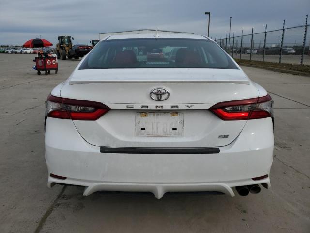 4T1T11AKXPU756983 - 2023 TOYOTA CAMRY SE NIGHT SHADE WHITE photo 6