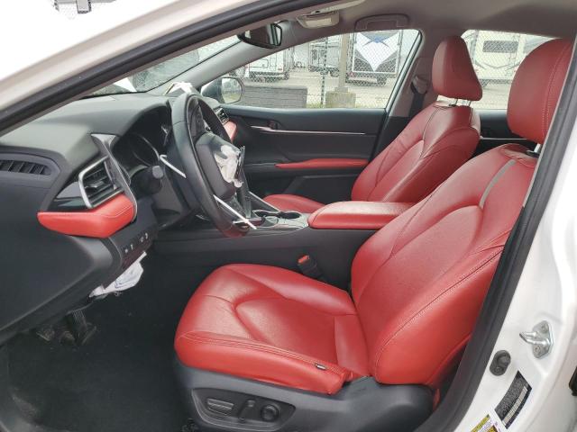 4T1T11AKXPU756983 - 2023 TOYOTA CAMRY SE NIGHT SHADE WHITE photo 7