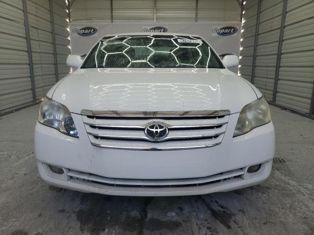 4T1BK36B65U004434 - 2005 TOYOTA AVALON XL WHITE photo 5