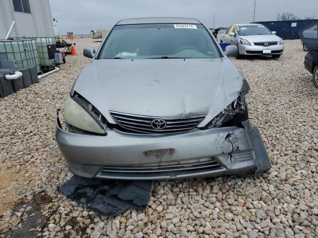 4T1BE32KX5U989768 - 2005 TOYOTA CAMRY LE SILVER photo 5