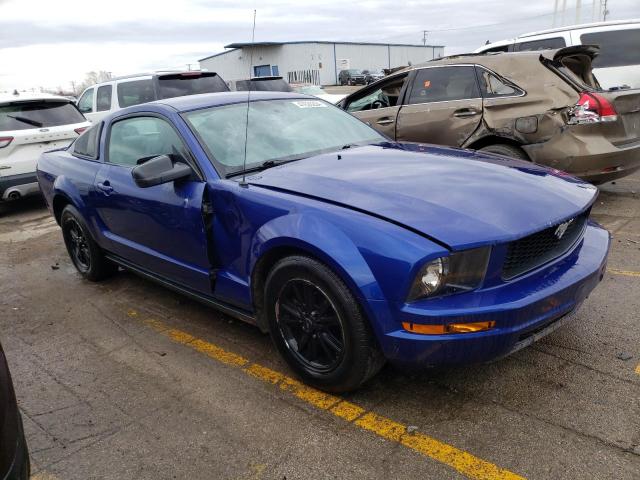1ZVFT80N155140920 - 2005 FORD MUSTANG BLUE photo 4