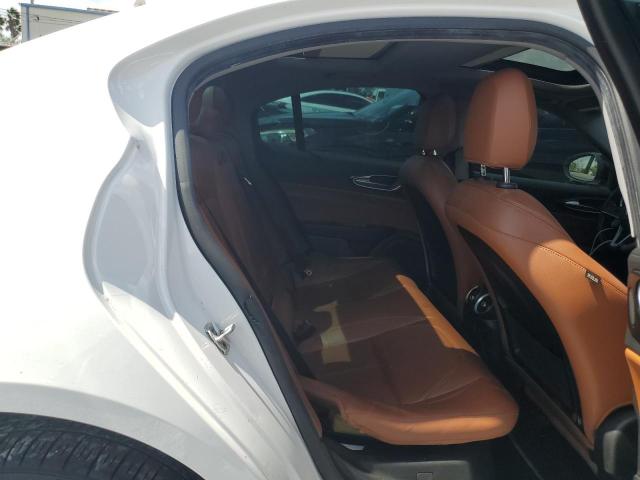 ZARFAEDNXH7538014 - 2017 ALFA ROMEO GIULIA Q4 白色 照片 10