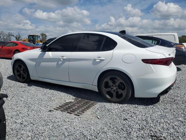 ZARFAEDNXH7538014 - 2017 ALFA ROMEO GIULIA Q4 白色 照片 2