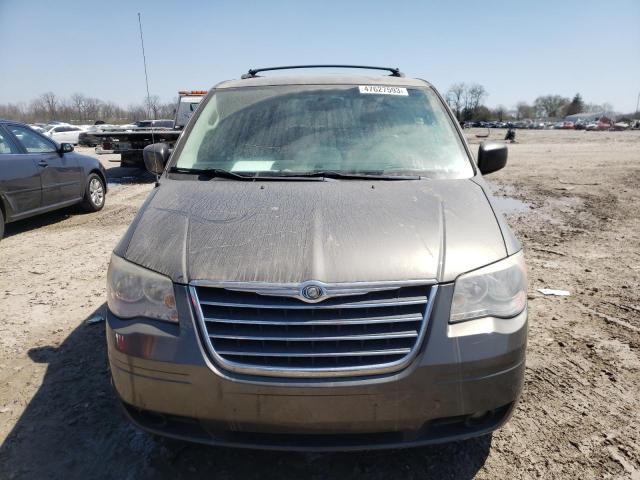 2A4RR8DX8AR394982 - 2010 CHRYSLER TOWN & COU TOURING PLUS GRAY photo 5