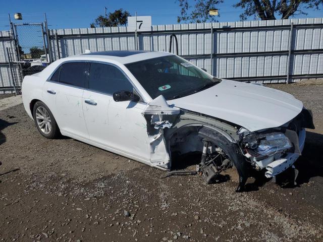 2C3CCAEG3GH343007 - 2016 CHRYSLER 300C WHITE photo 4