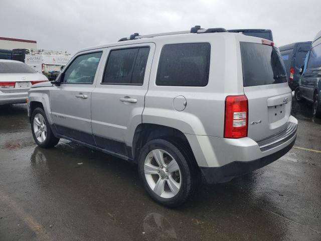 1J4NF4GB8BD282378 - 2011 JEEP PATRIOT LATITUDE SILVER photo 2