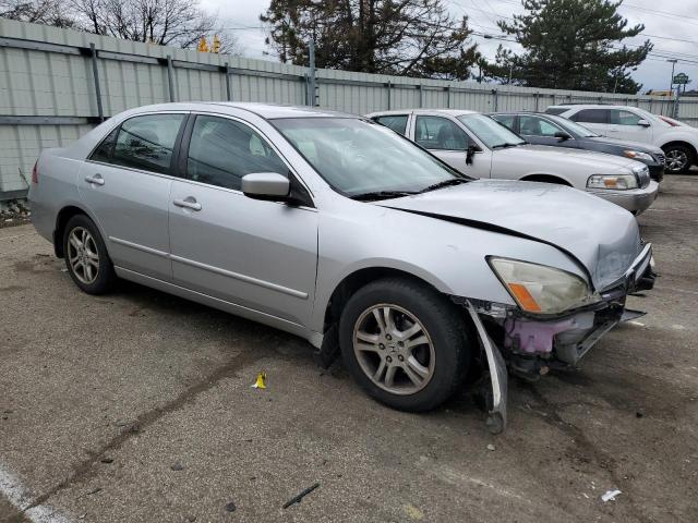 JHMCM56387C014445 - 2007 HONDA ACCORD SE SILVER photo 4