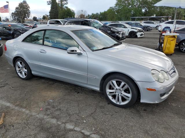 WDBTJ56H98F237680 - 2008 MERCEDES-BENZ CLK 350 SILVER photo 4