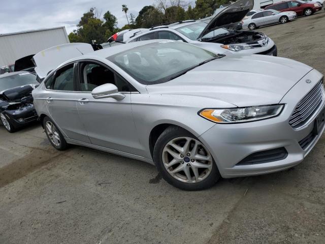 3FA6P0HD9GR240385 - 2016 FORD FUSION SE SILVER photo 4