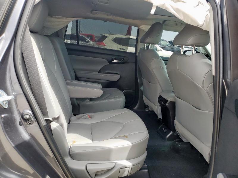 5TDGZRAH7LS013584 - 2020 TOYOTA HIGHLANDER XLE 灰色 照片 11