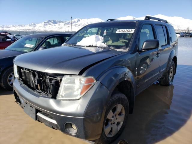 5N1AR18W05C771021 - 2005 NISSAN PATHFINDER LE 灰色 照片 1