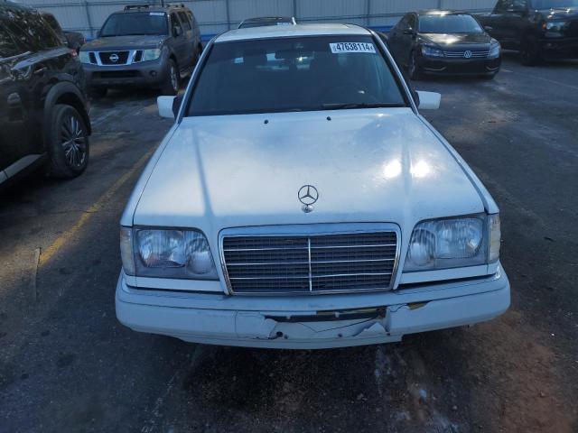 WDBEA32E8SC213307 - 1995 MERCEDES-BENZ E 320 BASE WHITE photo 5