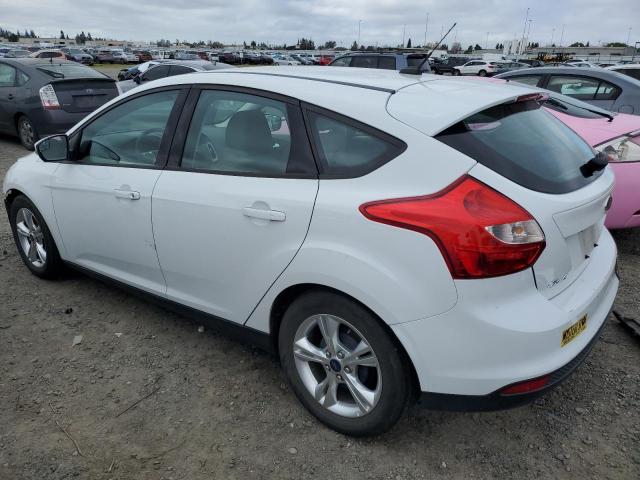 1FADP3K29DL298457 - 2013 FORD FOCUS SE WHITE photo 2