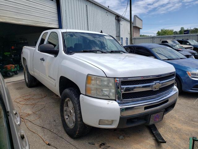 1GCRKSE37BZ314484 - 2011 CHEVROLET SLVRD K1500 LT WHITE photo 4