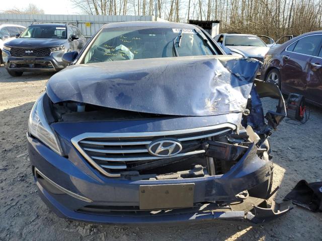 5NPE24AF6FH026205 - 2015 HYUNDAI SONATA SE BLUE photo 5