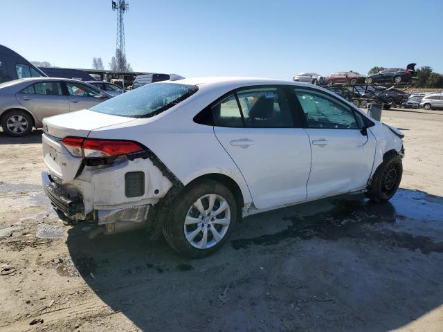 5YFEPMAE4MP266524 - 2021 TOYOTA COROLLA LE WHITE photo 3