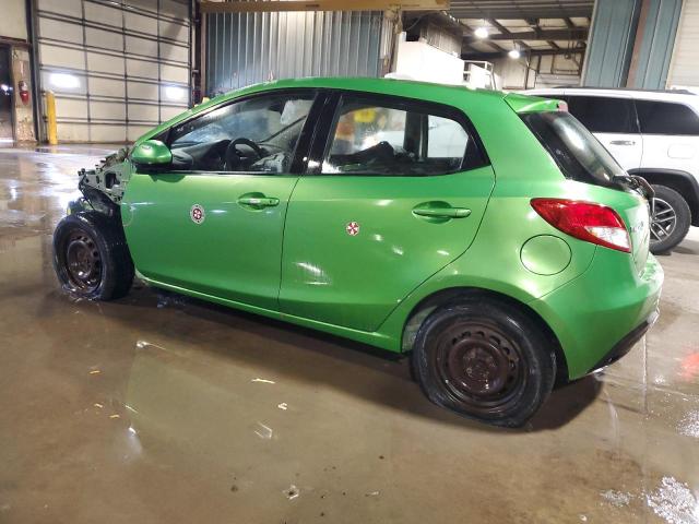 JM1DE1KY6D0159221 - 2013 MAZDA MAZDA2 GREEN photo 2