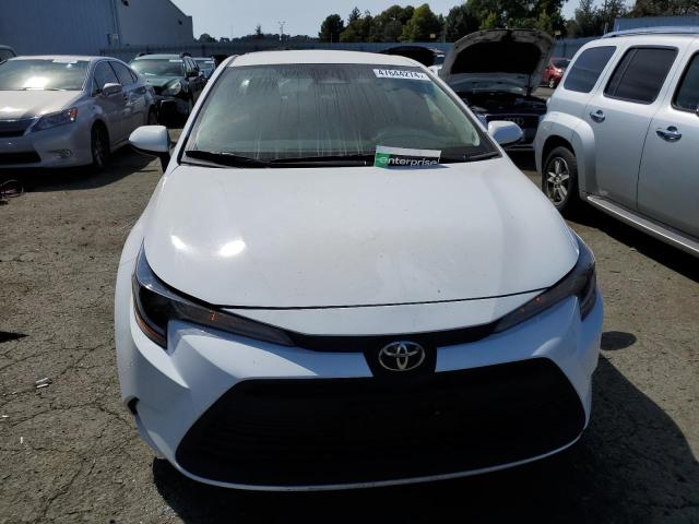 5YFB4MDE5PP002255 - 2023 TOYOTA COROLLA LE WHITE photo 5
