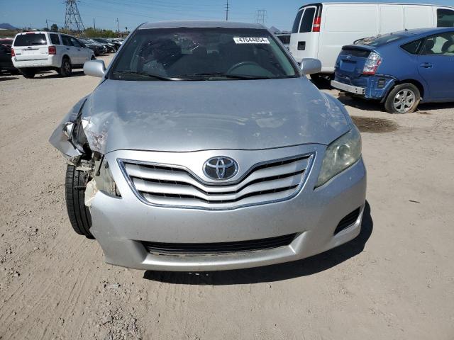 4T1BF3EK0BU672716 - 2011 TOYOTA CAMRY BASE SILVER photo 5