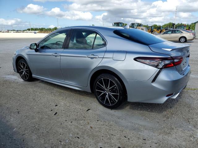 4T1G11AK1PU753858 - 2023 TOYOTA CAMRY SE NIGHT SHADE SILVER photo 2