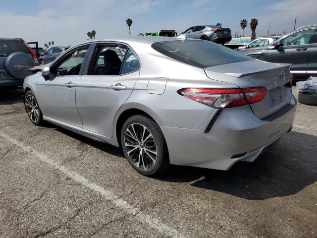 4T1B11HK3KU711698 - 2019 TOYOTA CAMRY L SILVER photo 2