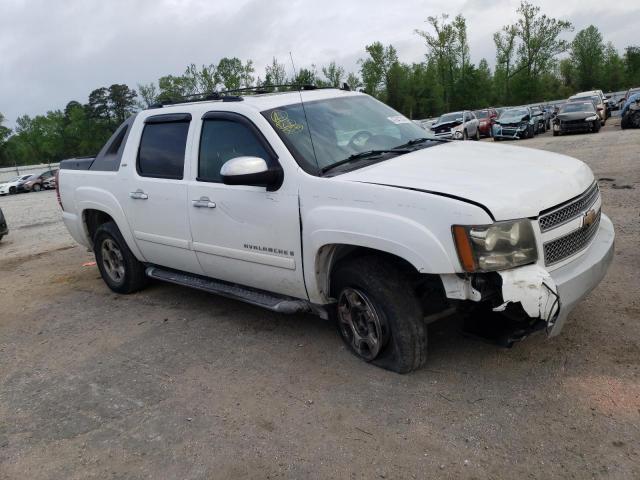 3GNEC12098G104808 - 2008 CHEVROLET AVALANCHE C1500 WHITE photo 4