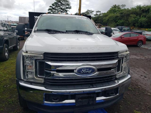 1FDUF5HTXKDA00607 - 2019 FORD F550 SUPER DUTY WHITE photo 5