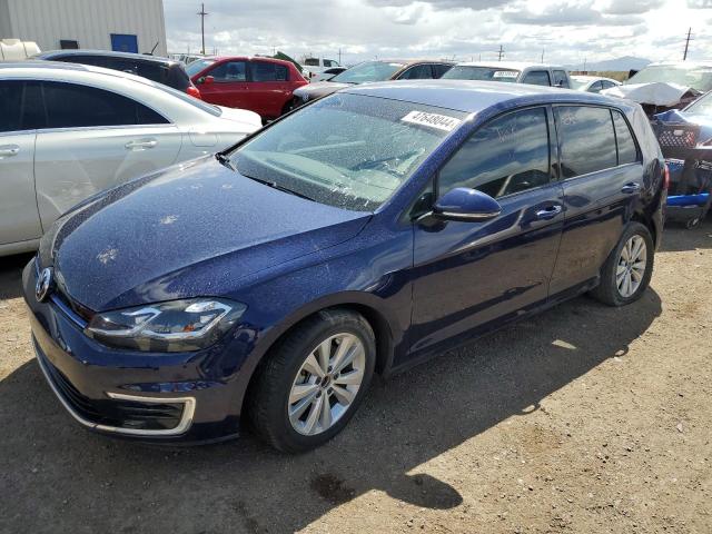 WVWKR7AU6JW907584 - 2018 VOLKSWAGEN E-GOLF SE BLUE photo 1