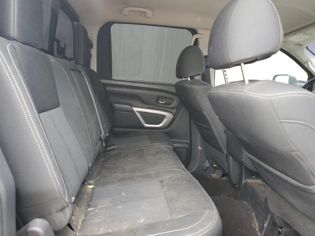 1N6BA1F31JN549978 - 2018 NISSAN TITAN XD S SILVER photo 10