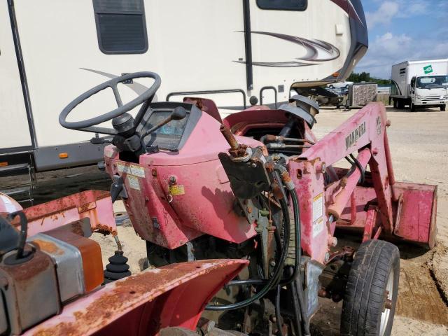 EMBN3178J6 - 1997 MAHINDRA AND MAHINDRA TRACTOR RED photo 5