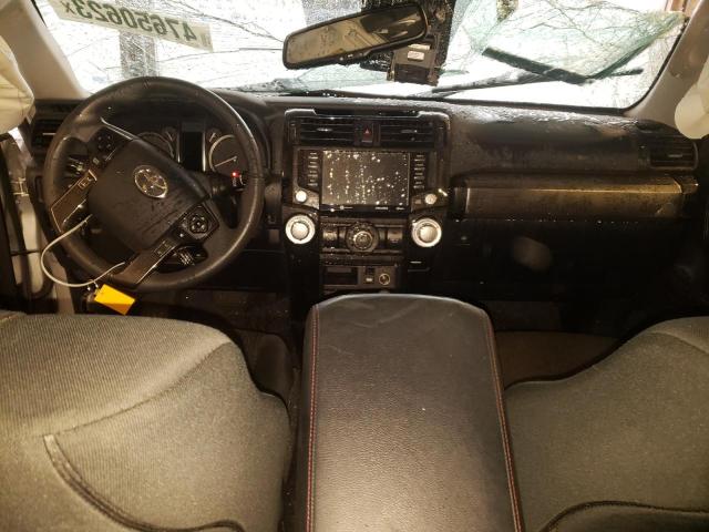 JTEBU5JR6L5791483 - 2020 TOYOTA 4RUNNER SR5/SR5 PREMIUM 银色 照片 8