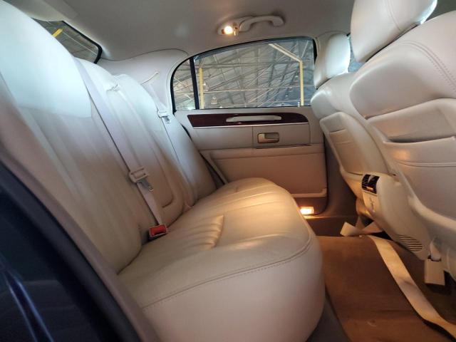 1LNHM81W24Y635183 - 2004 LINCOLN TOWN CAR EXECUTIVE Blau Foto 10