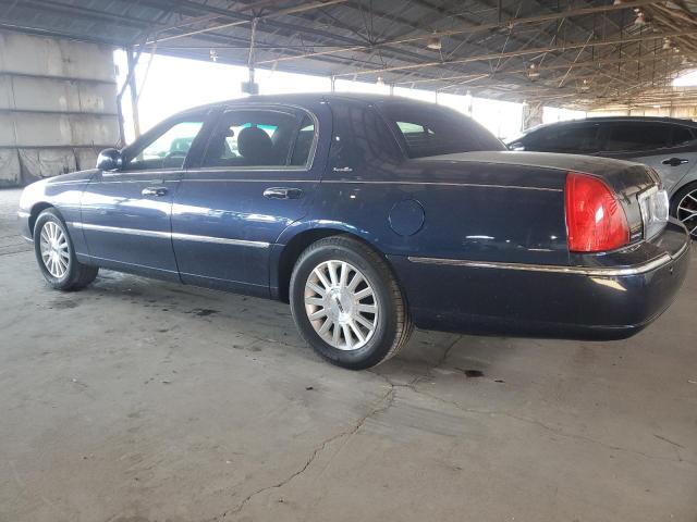 1LNHM81W24Y635183 - 2004 LINCOLN TOWN CAR EXECUTIVE Blau Foto 2