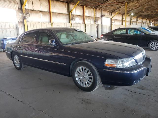 1LNHM81W24Y635183 - 2004 LINCOLN TOWN CAR EXECUTIVE Blau Foto 4