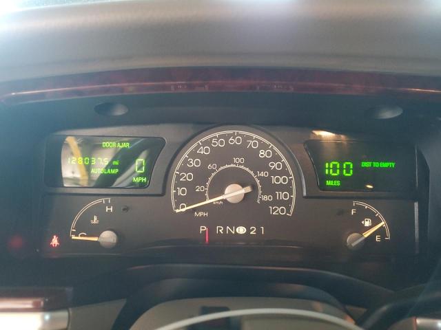 1LNHM81W24Y635183 - 2004 LINCOLN TOWN CAR EXECUTIVE Blau Foto 9