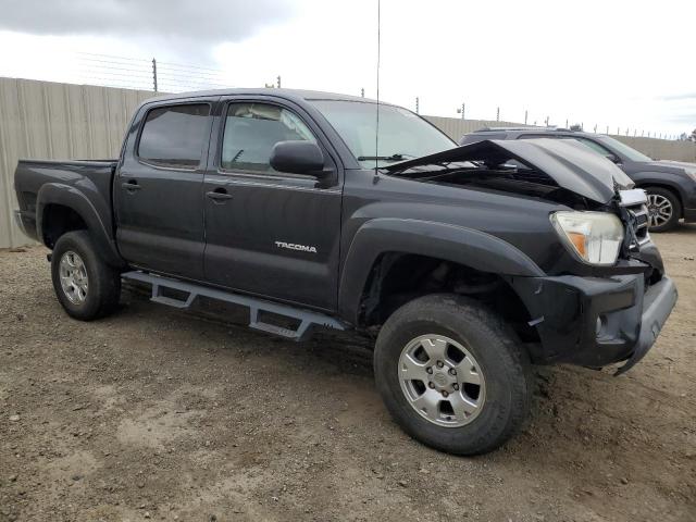5TFJU4GN6FX086013 - 2015 TOYOTA TACOMA DOUBLE CAB PRERUNNER BLACK photo 4