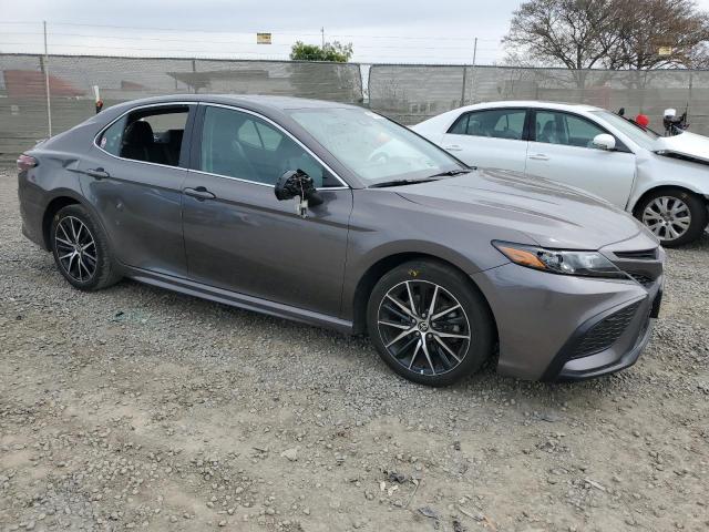 4T1T11AK6PU723852 - 2023 TOYOTA CAMRY SE NIGHT SHADE GRAY photo 4