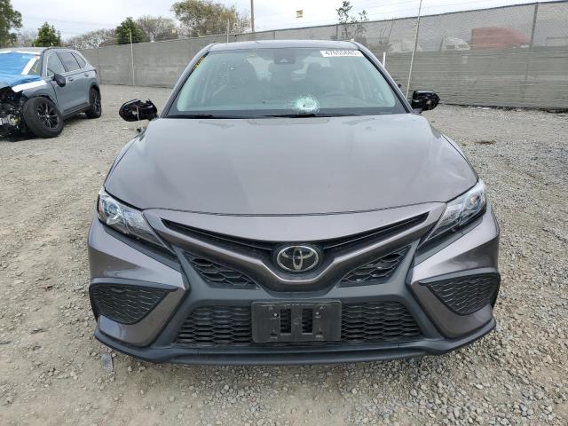 4T1T11AK6PU723852 - 2023 TOYOTA CAMRY SE NIGHT SHADE GRAY photo 5