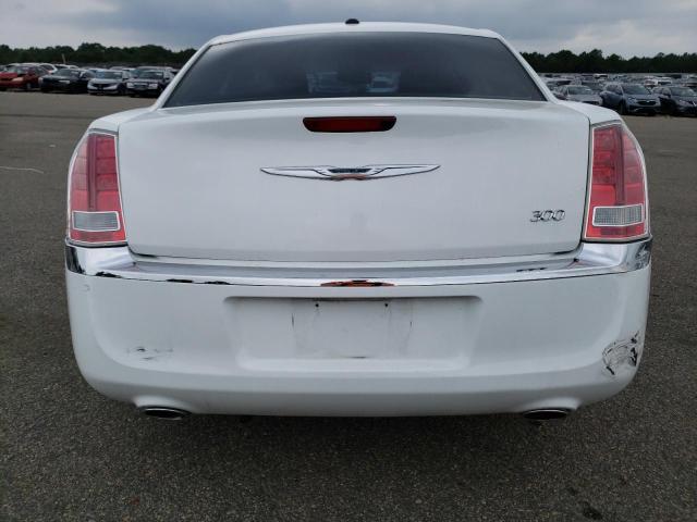 2C3CCAAG7DH632103 - 2013 CHRYSLER 300 WHITE photo 6