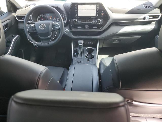 5TDGZRAH5NS141177 - 2022 TOYOTA HIGHLANDER XLE 银色 照片 8