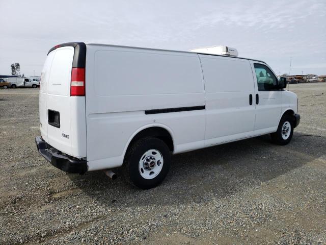 1GTZ7UCF0F1167617 - 2015 GMC SAVANA G3500 WHITE photo 3