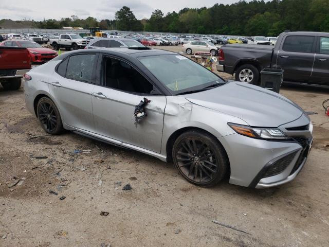 4T1KZ1AK3NU064131 - 2022 TOYOTA CAMRY TRD SILVER photo 4