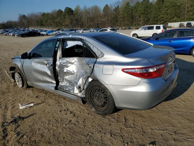 4T1BF1FK0GU531042 - 2016 TOYOTA CAMRY LE SILVER photo 2