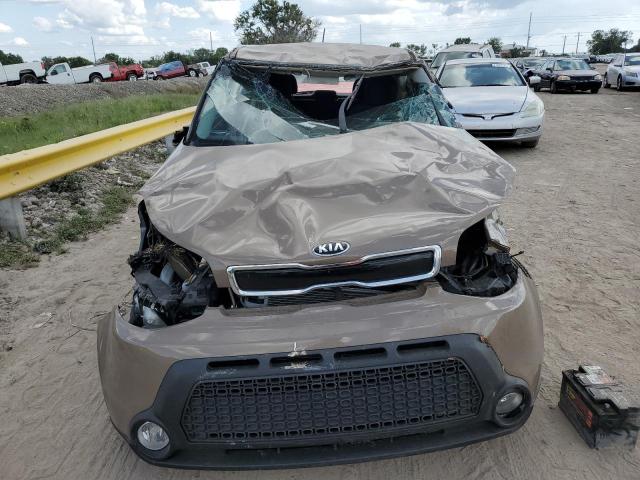 KNDJN2A20F7161580 - 2015 KIA SOUL BROWN photo 5