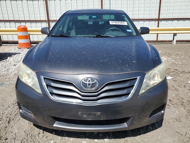 4T4BF3EK4BR105303 - 2011 TOYOTA CAMRY BASE GRAY photo 5